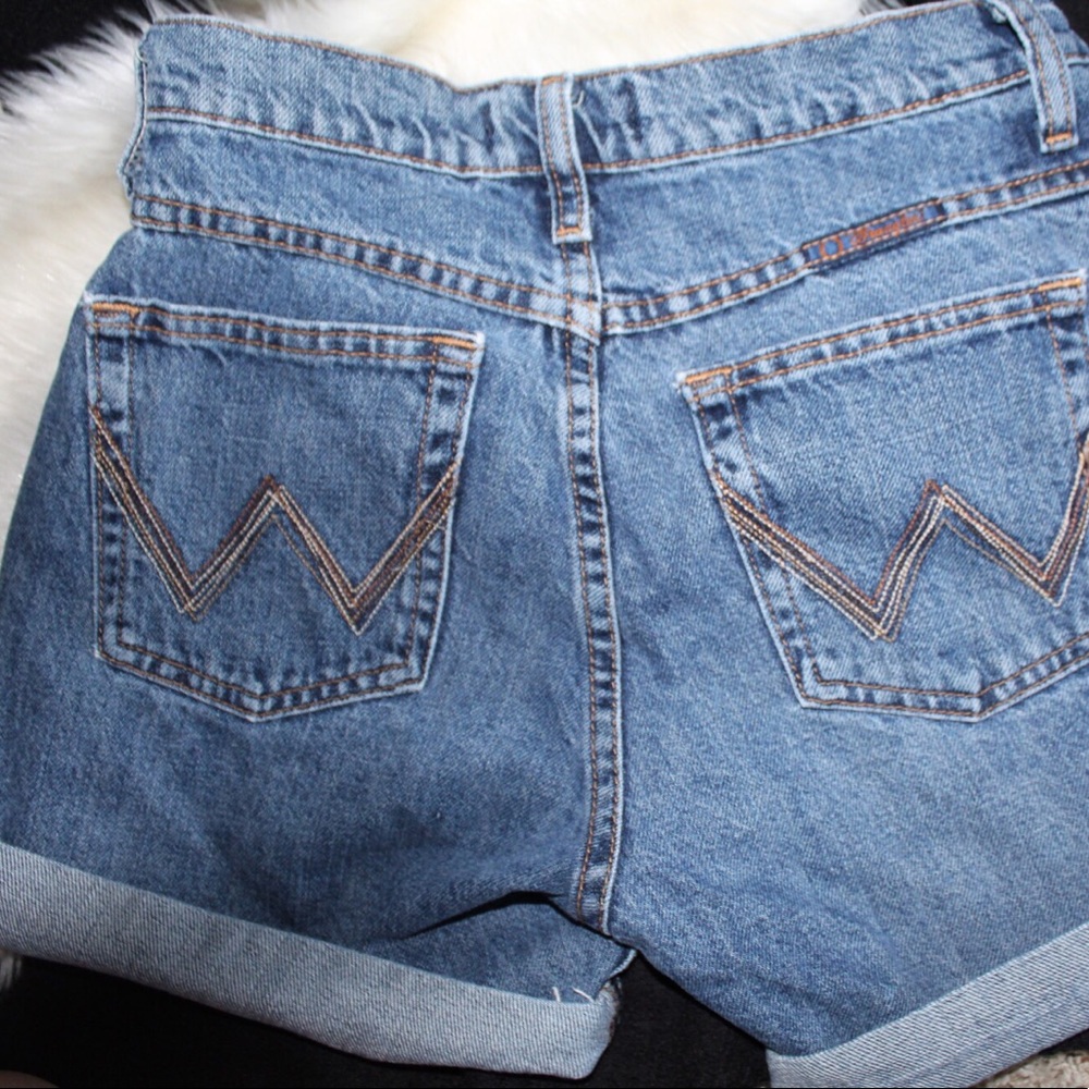 Wrangler Shorts (High waisted) - Picture 2 of 3